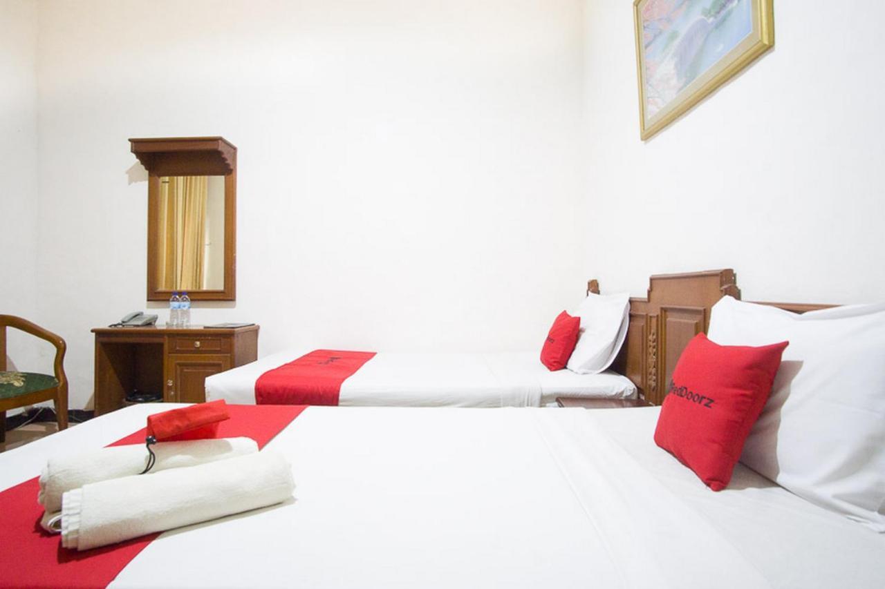 Reddoorz Near Pantai Falajawa Ternate Hotel Eksteriør billede